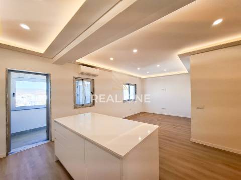T3 Totalmente Remodelado | Vista Mar | Zona Premium de Loulé
