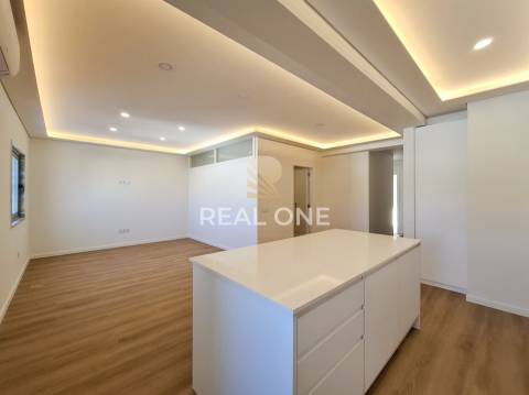 T3 Totalmente Remodelado | Vista Mar | Zona Premium de Loulé