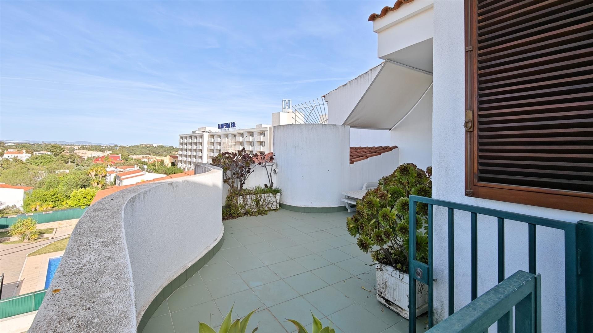 Apartamento T2 com varandas | Piscinas | Garagem