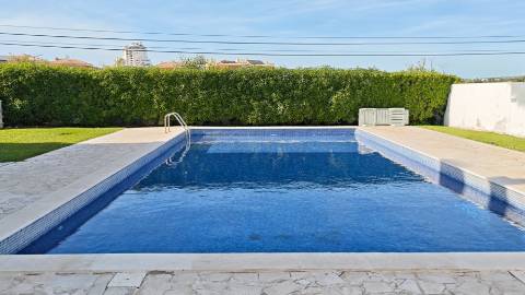 Apartamento T2 com varandas | Piscinas | Garagem