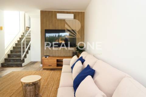Moradia com terreno e vista mar em Patroves