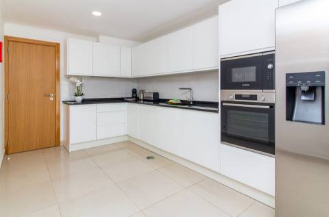 Villa Privada V4 em Lote de 1.404 m² – Vale Navio, Albufeira