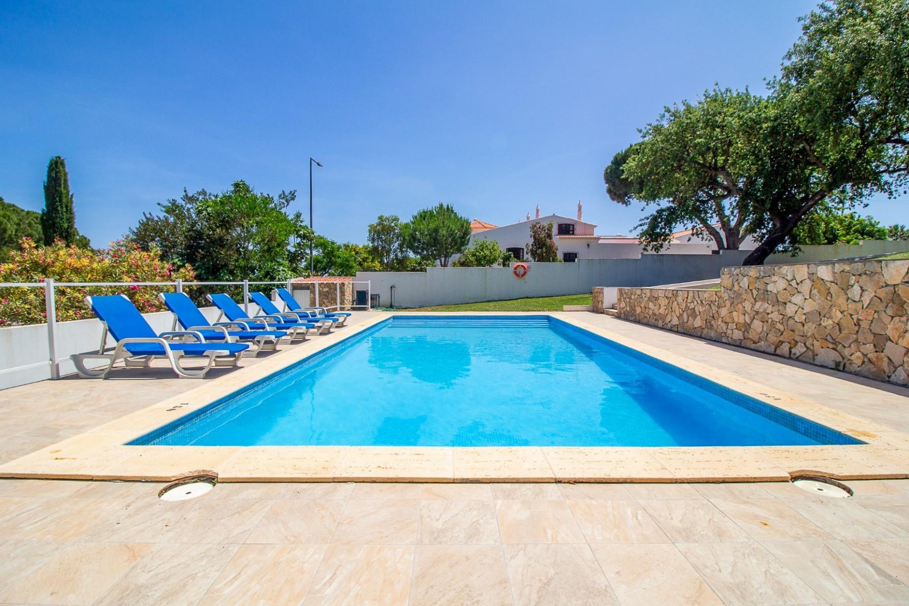 Villa Privada V4 em Lote de 1.404 m² – Vale Navio, Albufeira