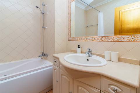 T2 Duplex a 100 metros da Praia da Oura – Quinta Pedra dos Bicos