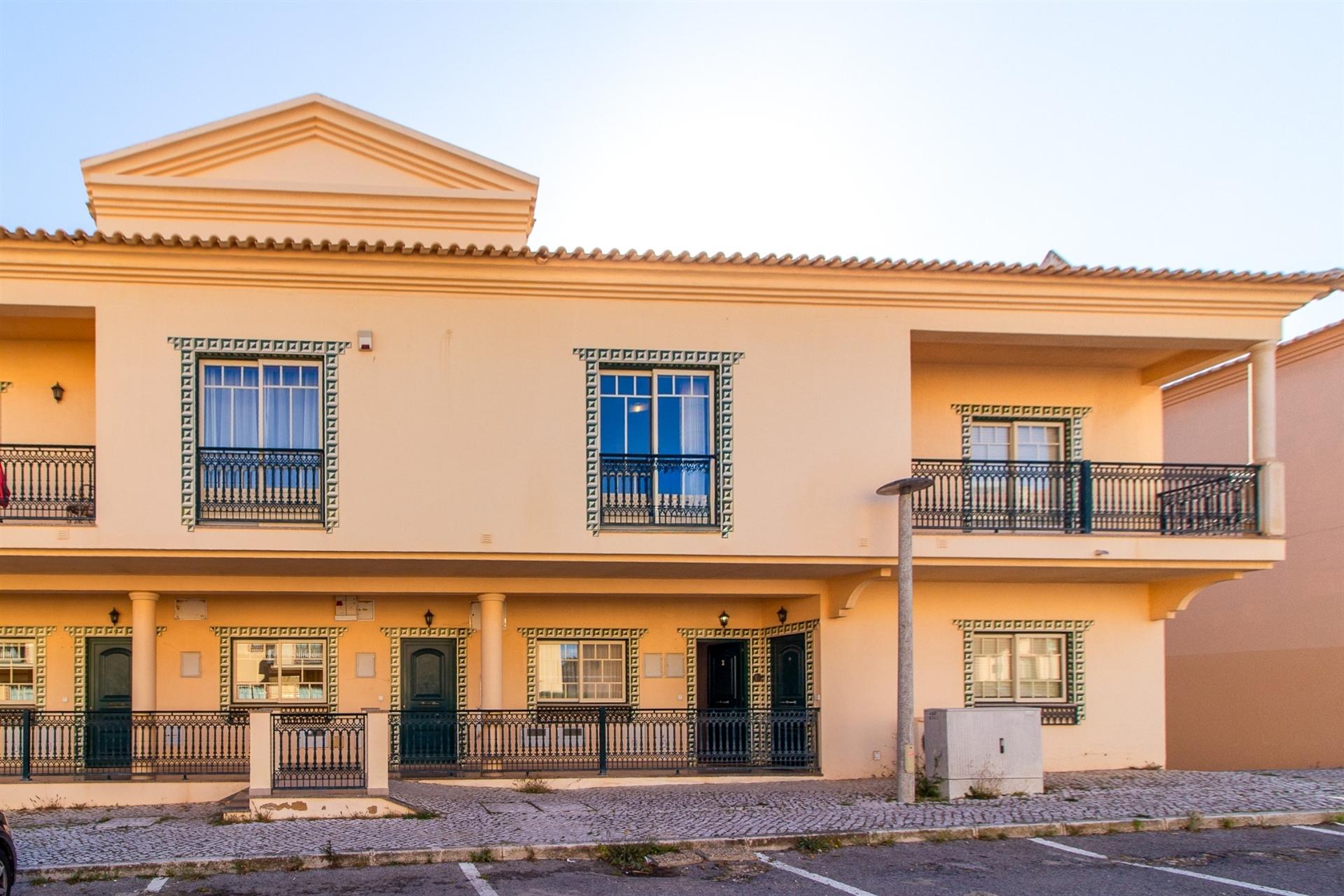 T2 Duplex a 100 metros da Praia da Oura – Quinta Pedra dos Bicos