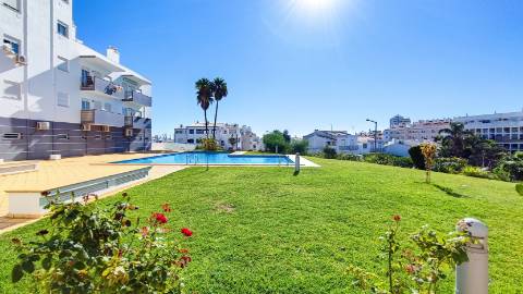 Apartamento T3 com vista mar e terraço