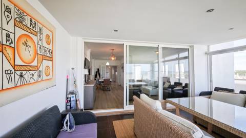 Apartamento T3 com vista mar e terraço