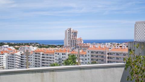 Apartamento T3 com vista mar e terraço