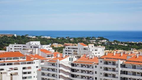 Apartamento T3 com vista mar e terraço