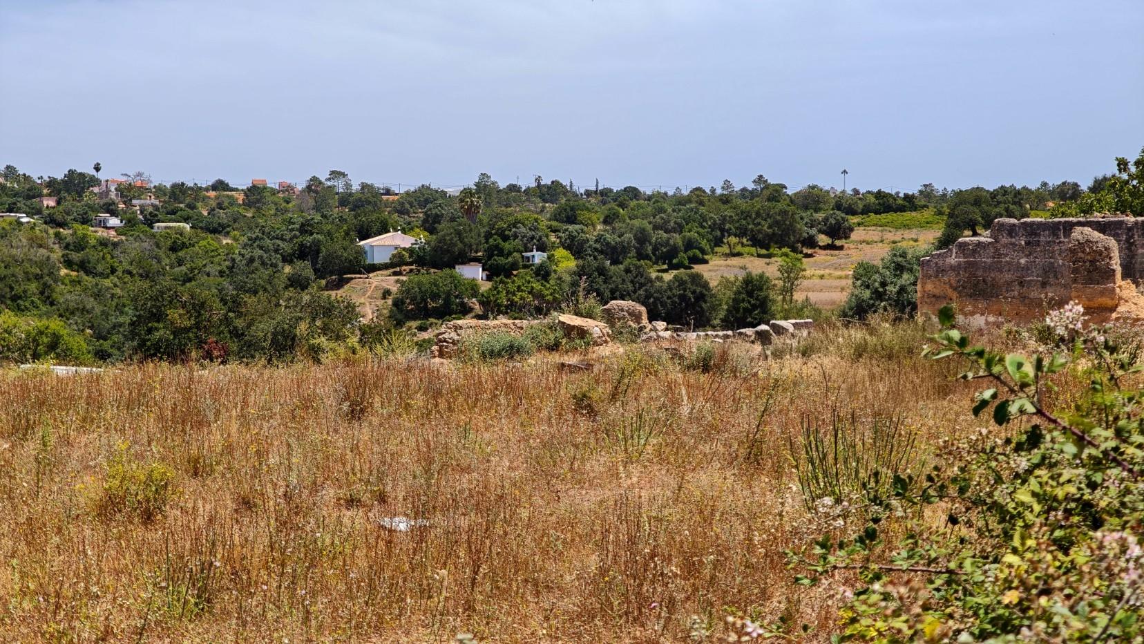 Terreno Urbano com ruína para reconstrução