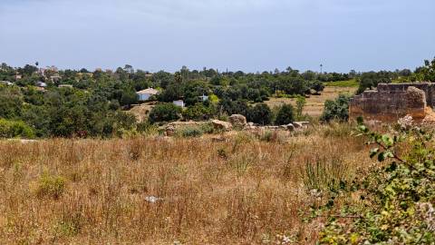 Terreno Urbano com ruína para reconstrução