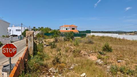 Terreno Urbano com ruína para reconstrução