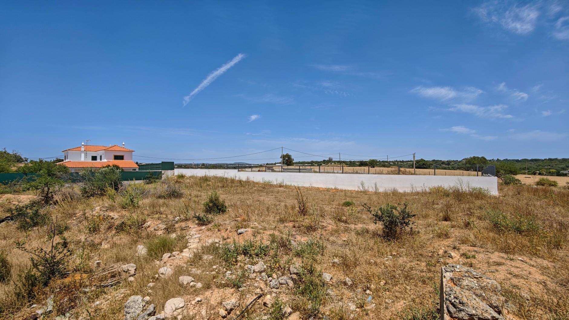 Terreno Urbano com ruína para reconstrução
