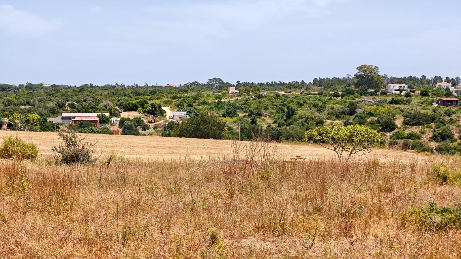 Terreno Urbano com ruína para reconstrução