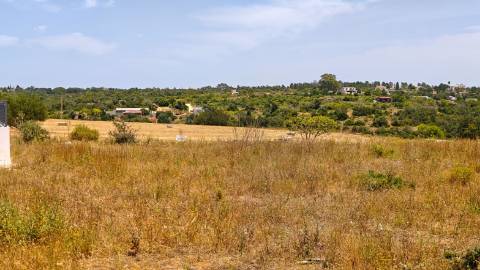Terreno Urbano com ruína para reconstrução