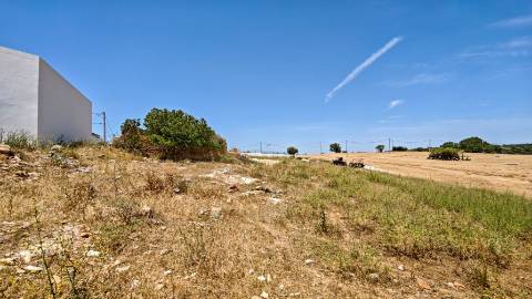 Terreno Urbano com ruína para reconstrução