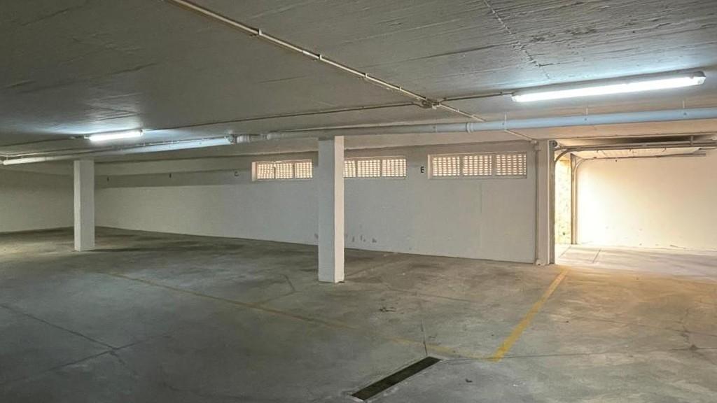 Condomínio privado com 6 apartamentos a 600 metros da praia da Oura