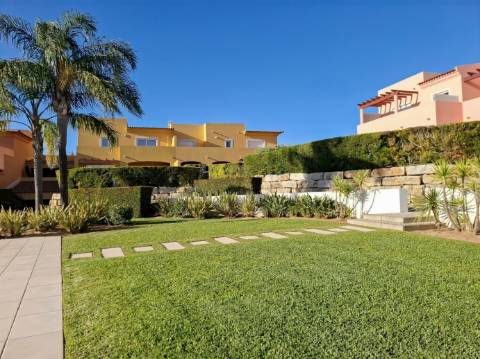 Vilamoura - Moradia V3 em Condomínio Privado Exclusivo