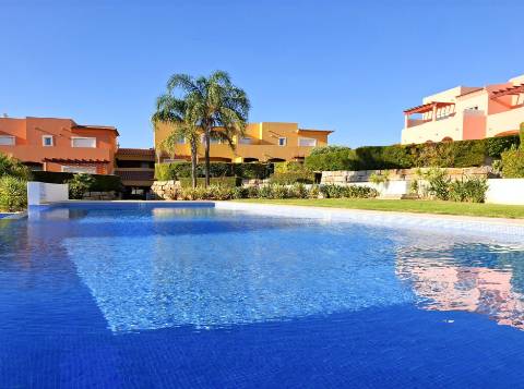Vilamoura - Moradia V3 em Condomínio Privado Exclusivo