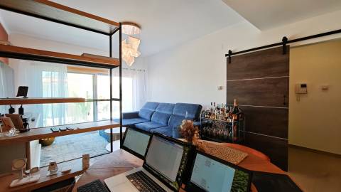 Apartamento com Piscina e Garagem a 800 Metros da Praia