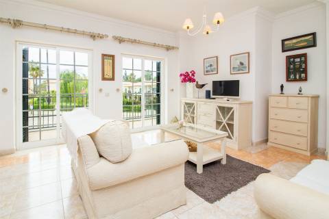 Apartamento T3 em Vilamoura com vista para Campo de Golfe e Piscina