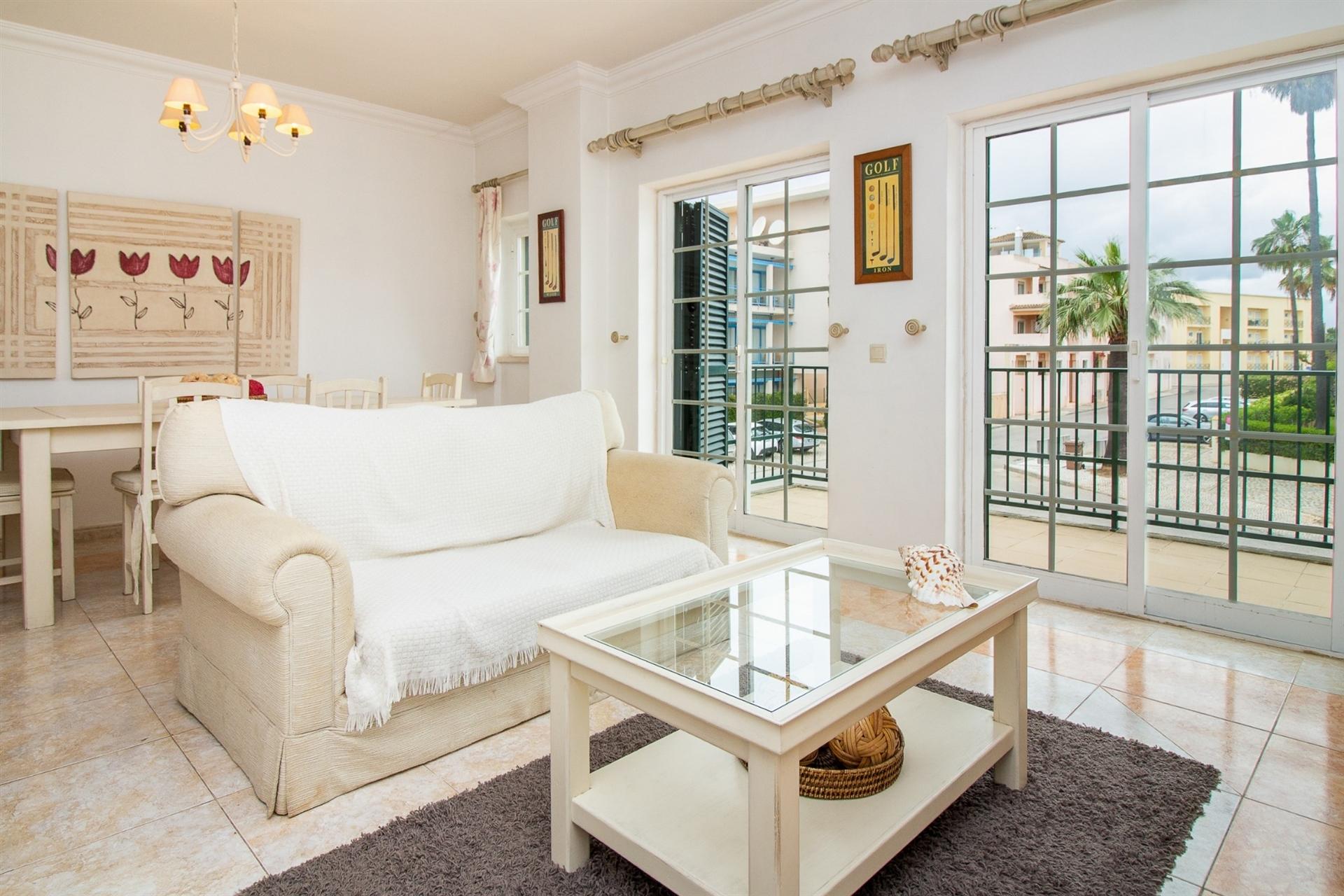Apartamento T3 em Vilamoura com vista para Campo de Golfe e Piscina