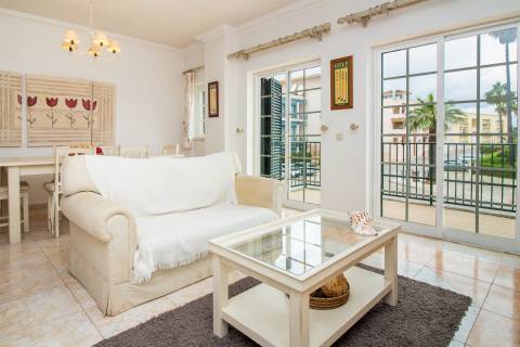 Apartamento T3 em Vilamoura com vista para Campo de Golfe e Piscina