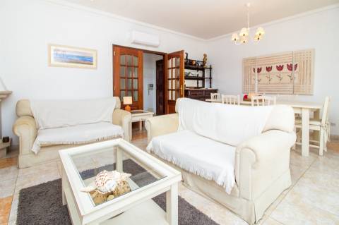 Apartamento T3 em Vilamoura com vista para Campo de Golfe e Piscina
