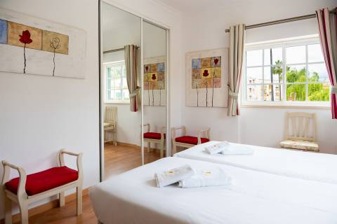 Apartamento T3 em Vilamoura com vista para Campo de Golfe e Piscina
