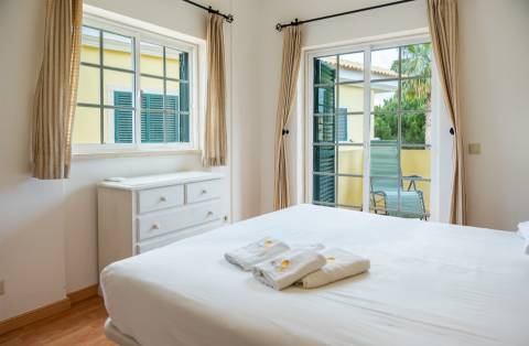 Apartamento T3 em Vilamoura com vista para Campo de Golfe e Piscina