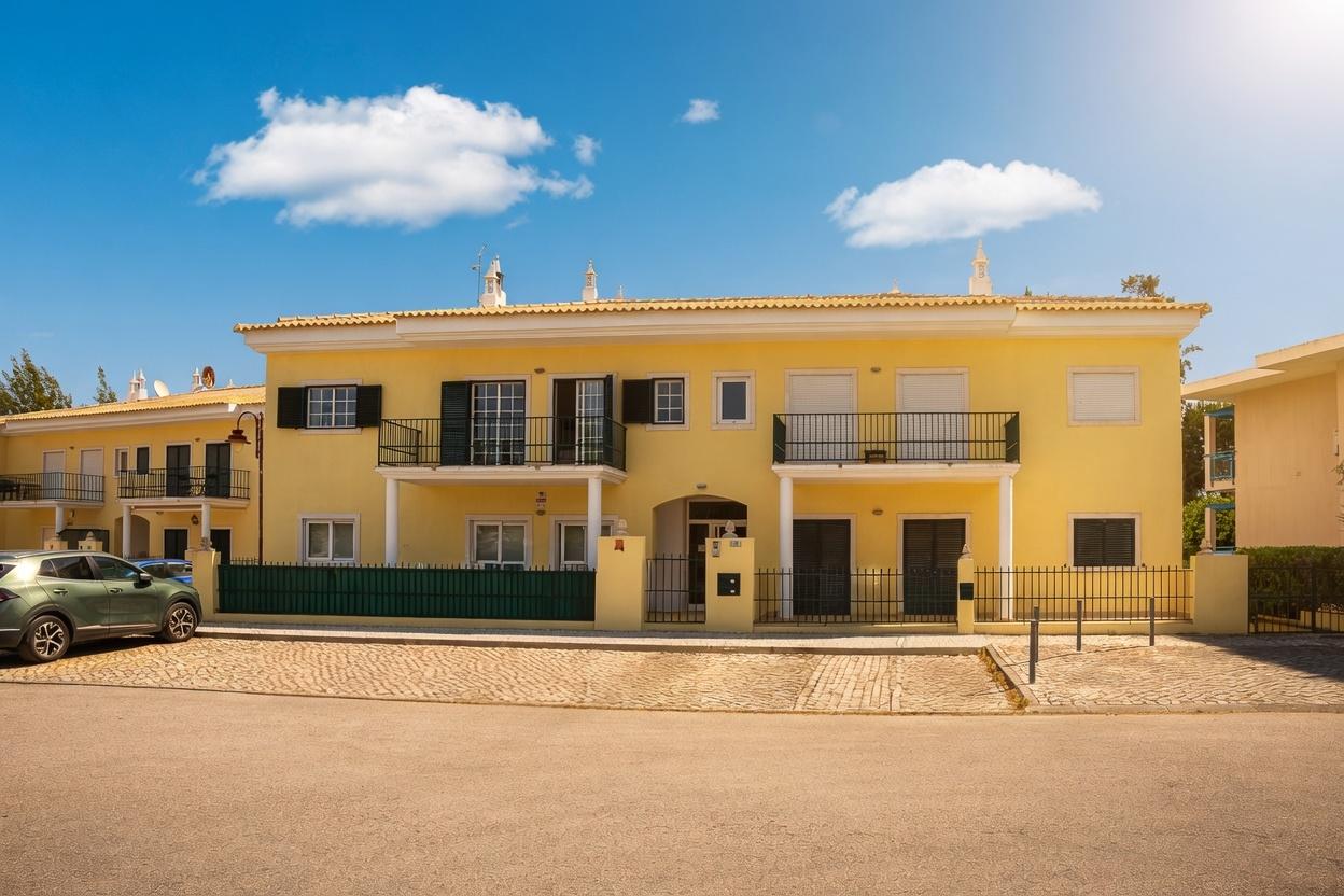 Apartamento T3 em Vilamoura com vista para Campo de Golfe e Piscina