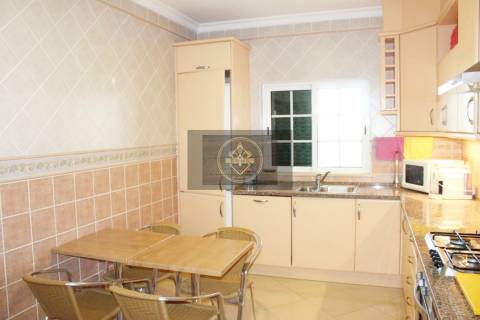 Moradia T2 +1 com piscina nos Caliços - Albufeira