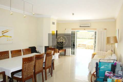 Moradia T2 +1 com piscina nos Caliços - Albufeira