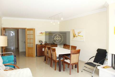 Moradia T2 +1 com piscina nos Caliços - Albufeira