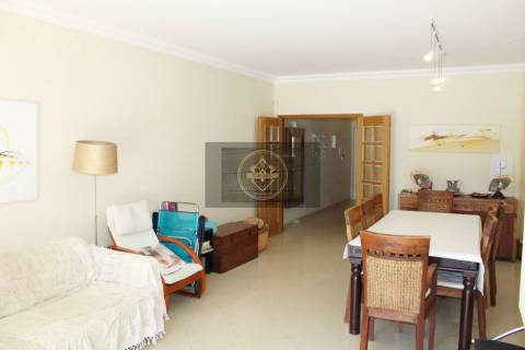 Moradia T2 +1 com piscina nos Caliços - Albufeira