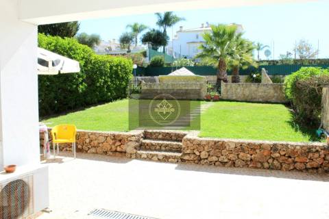 Moradia T2 +1 com piscina nos Caliços - Albufeira