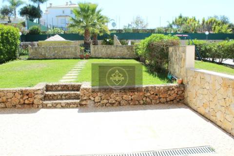 Moradia T2 +1 com piscina nos Caliços - Albufeira