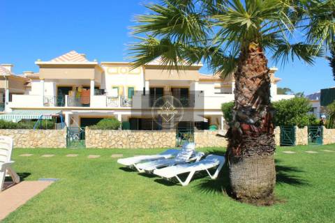 Moradia T2 +1 com piscina nos Caliços - Albufeira