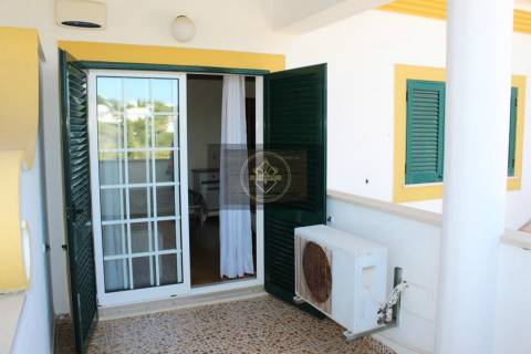 Moradia T2 +1 com piscina nos Caliços - Albufeira