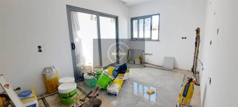 Moradia T4 com piscina em construção - Albufeira