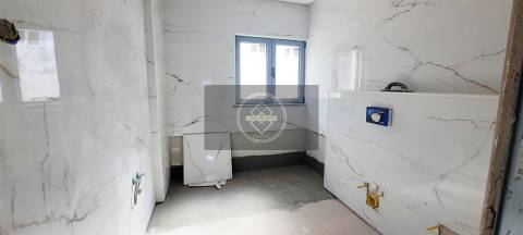 Moradia T4 com piscina em construção - Albufeira