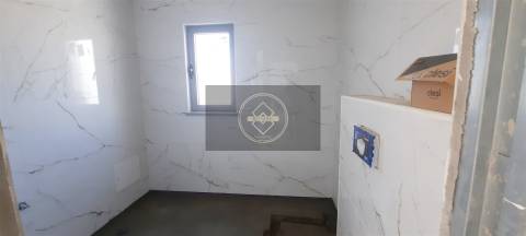 Moradia T4 com piscina em construção - Albufeira