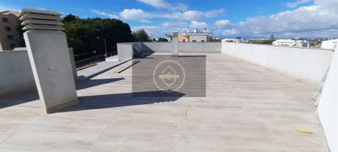 Moradia T4 com piscina em construção - Albufeira