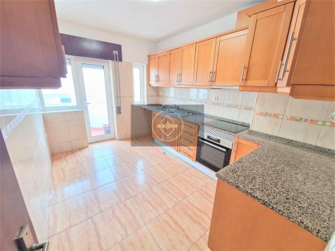 Apartamento T2 à venda em Olhos de Água, Albufeira