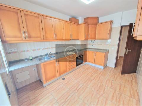 Apartamento T2 à venda em Olhos de Água, Albufeira
