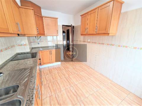 Apartamento T2 à venda em Olhos de Água, Albufeira