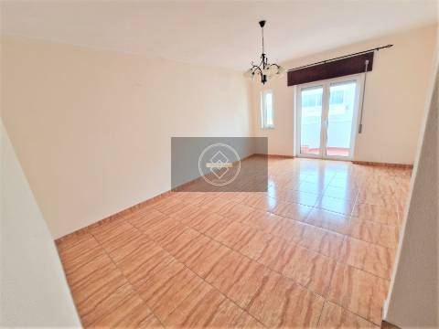 Apartamento T2 à venda em Olhos de Água, Albufeira