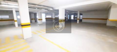 Venda de um lugar de Garagem - Albufeira