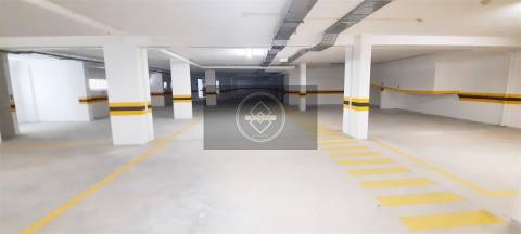 Venda de um lugar de Garagem - Albufeira