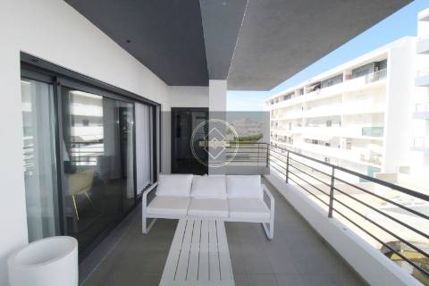 Apartamento T2 com piscina em fase de construção- Peares/Quelfes